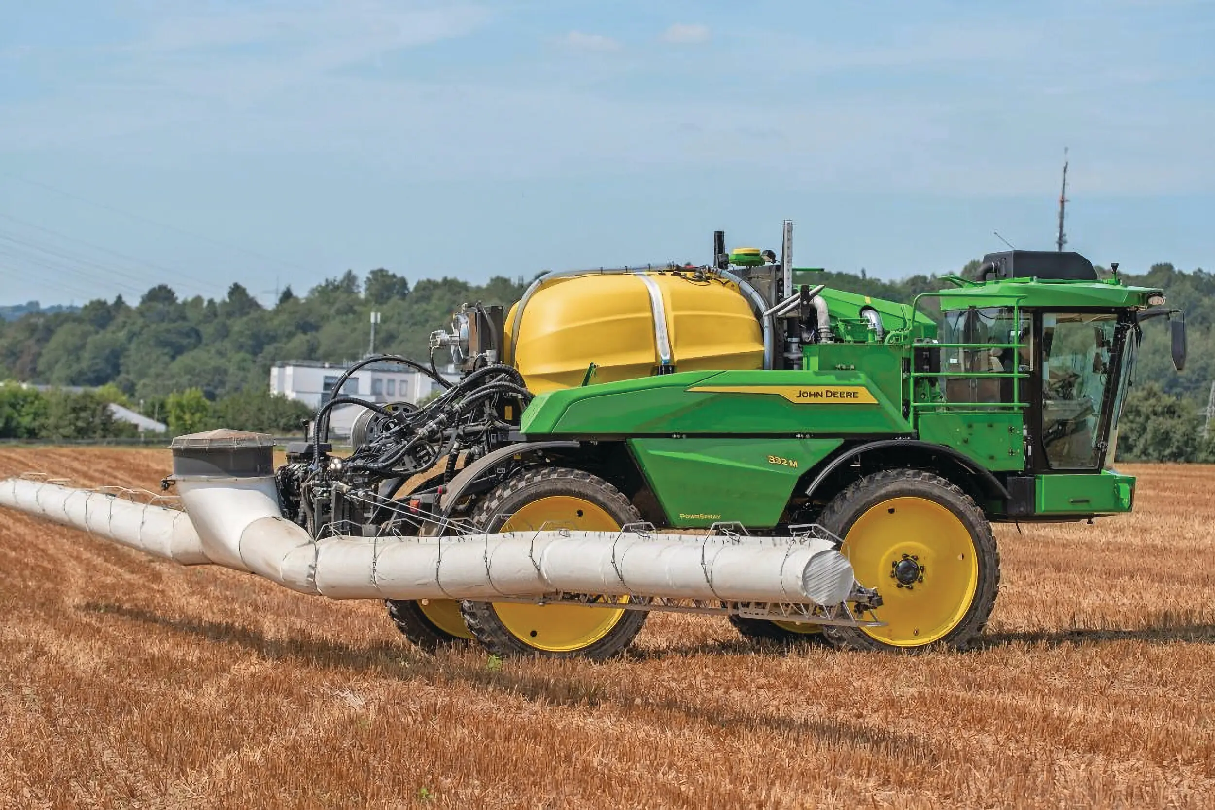 Deze John Deere 332M is gebaseerd op een ontwerp van Mazzotti. De productie van de John Deere-zelfrijdende veldspuiten 332M en 340M stopt na de sluiting van de fabriek in Ravenna. Foto: Jacco van Erkelens