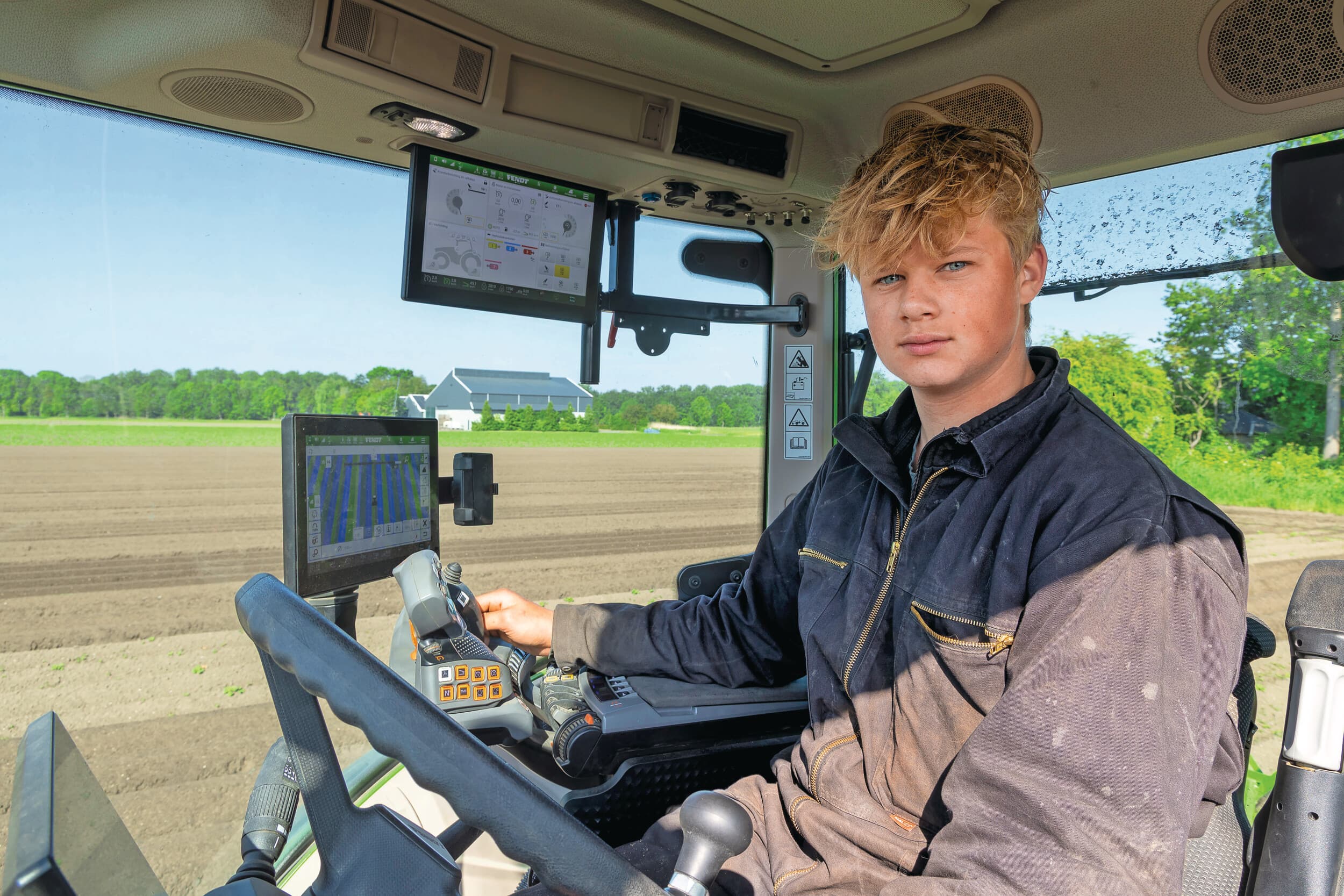 Karst Bierma (19) woont in Lelystad (Fl.). Zijn ouders hebben een biologisch akkerbouwbedrijf. Karst is momenteel bezig met de laatste fase van zijn opleiding Aeres MBO Plantenteelt in Leeuwarden. Daarna wil hij door naar het hbo. Foto’s: Koos Groenewold