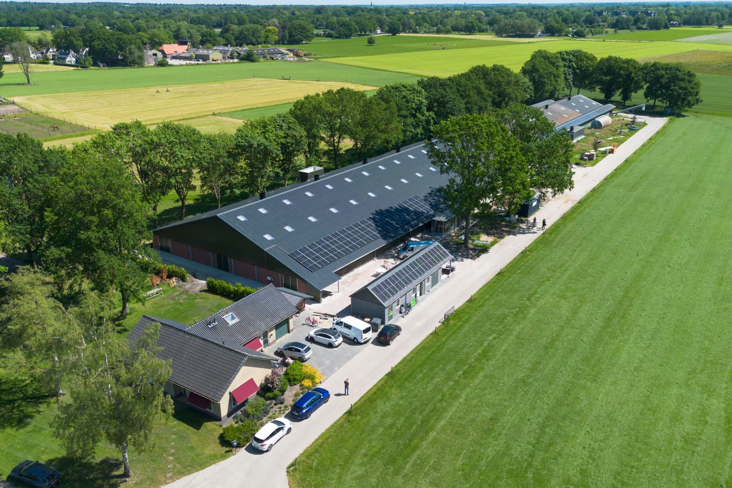 Lagerweij breidt pluimveebedrijf uit naar 118.000 hennen met nagelnieuwe duurzame stal