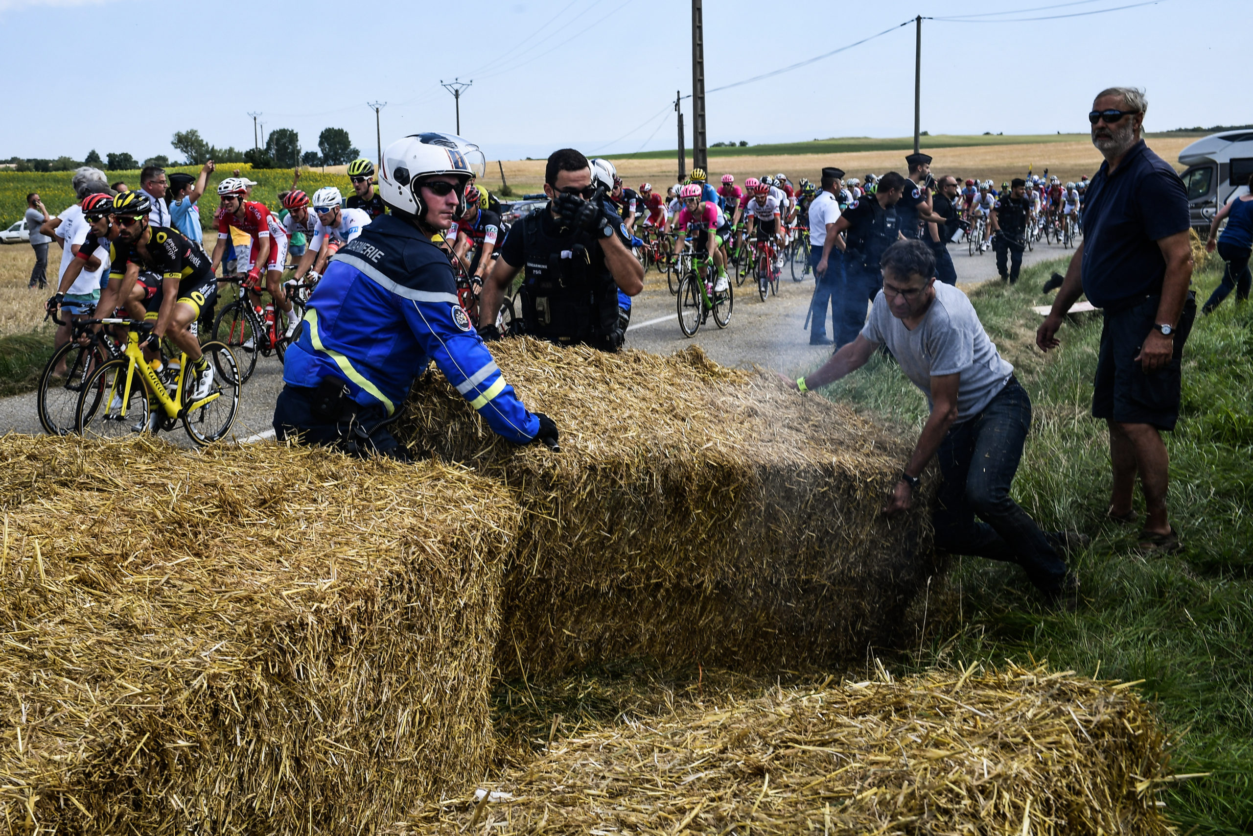 France farmers. Французский фермер. Фермеры Франции. Союз сельхозпроизводителей Франции. Француженка фермер.