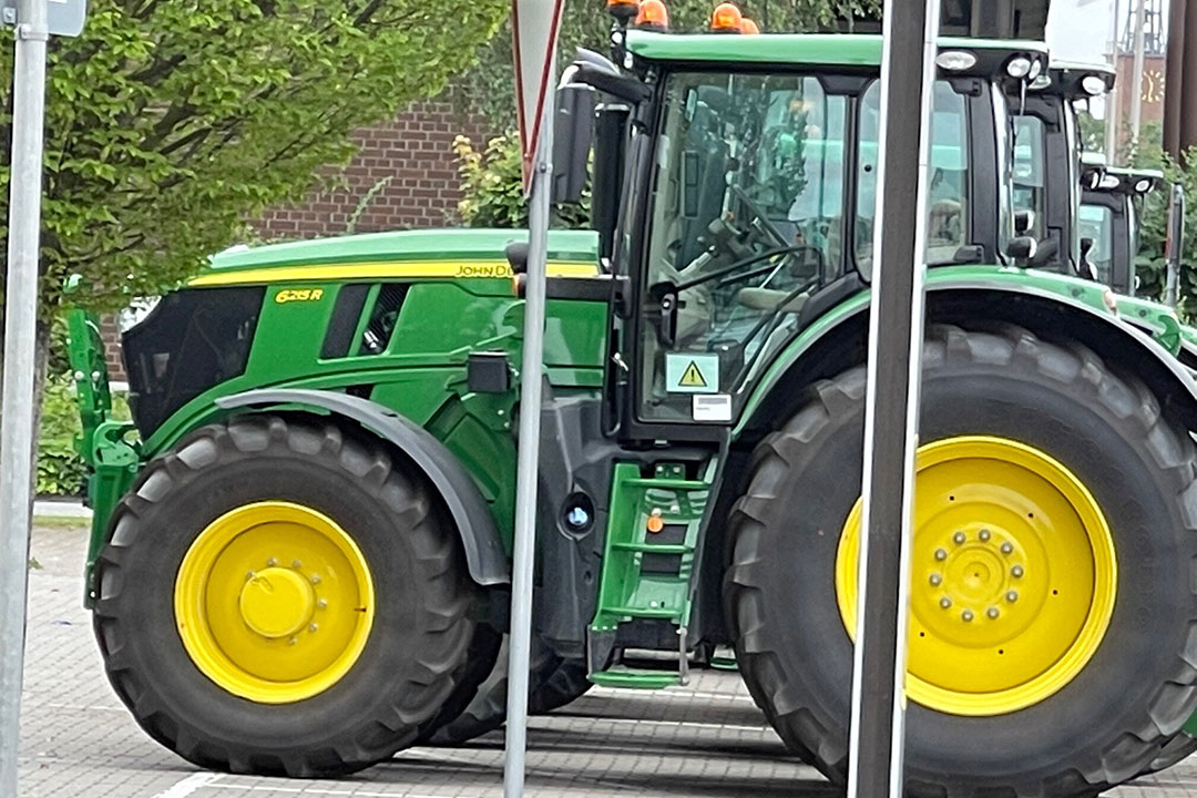 Prototype nieuwe John Deere 6Rserie gespot Boerderij