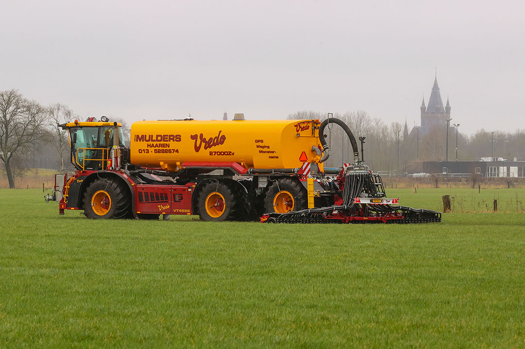 Mest uitrijden op het randje van draagkracht bodem Boerderij